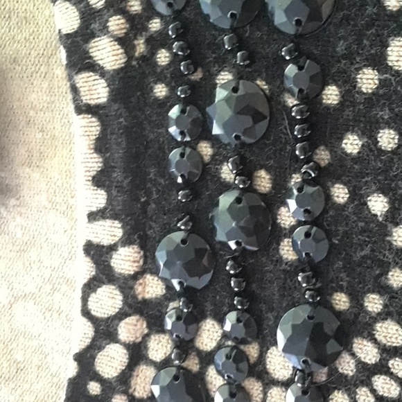 Ladies top - Picture 3 of 3